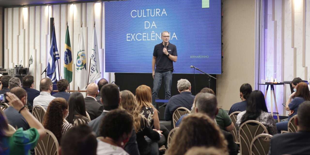 Superação é tema de palestra para gestores de turismo em Fórum da Costa do Sol