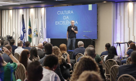 Superação é tema de palestra para gestores de turismo em Fórum da Costa do Sol