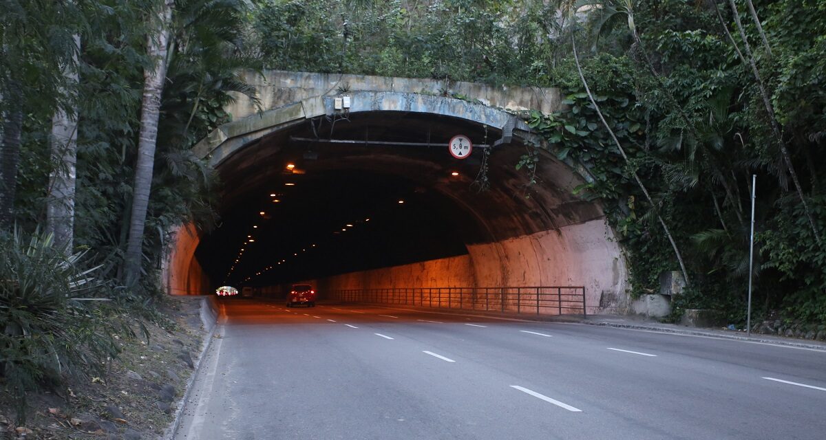 Túnel Raul Veiga, que liga São Francisco a Icaraí, em Niterói, entrou em processo de reforma