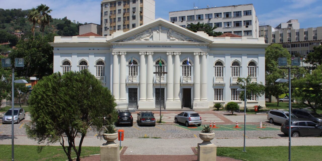 Feira Literária na Biblioteca Parque de Niterói