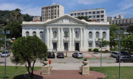 Feira Literária na Biblioteca Parque de Niterói