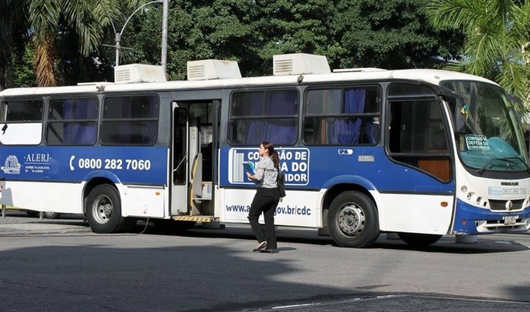 Ônibus do consumidor da Alerj está em Niterói