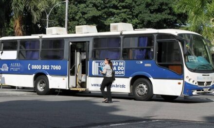 Ônibus do consumidor da Alerj está em Niterói