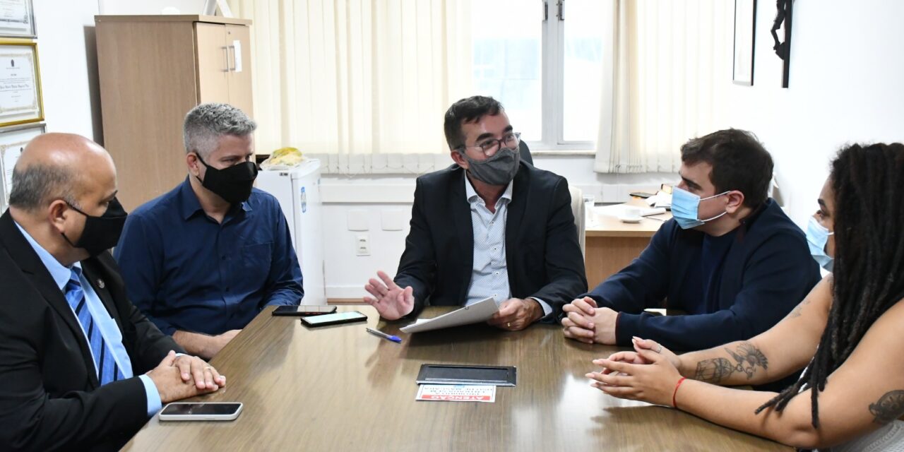 Sancionada lei que altera cor dos táxis em Niterói