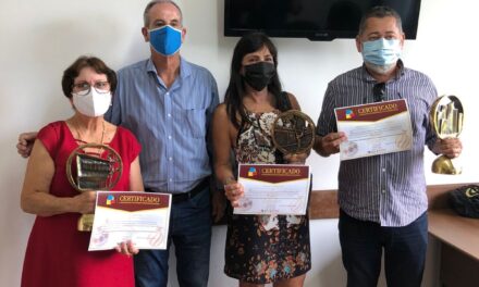 Vencedores do Concurso de Decoração Natalina recebem prêmios