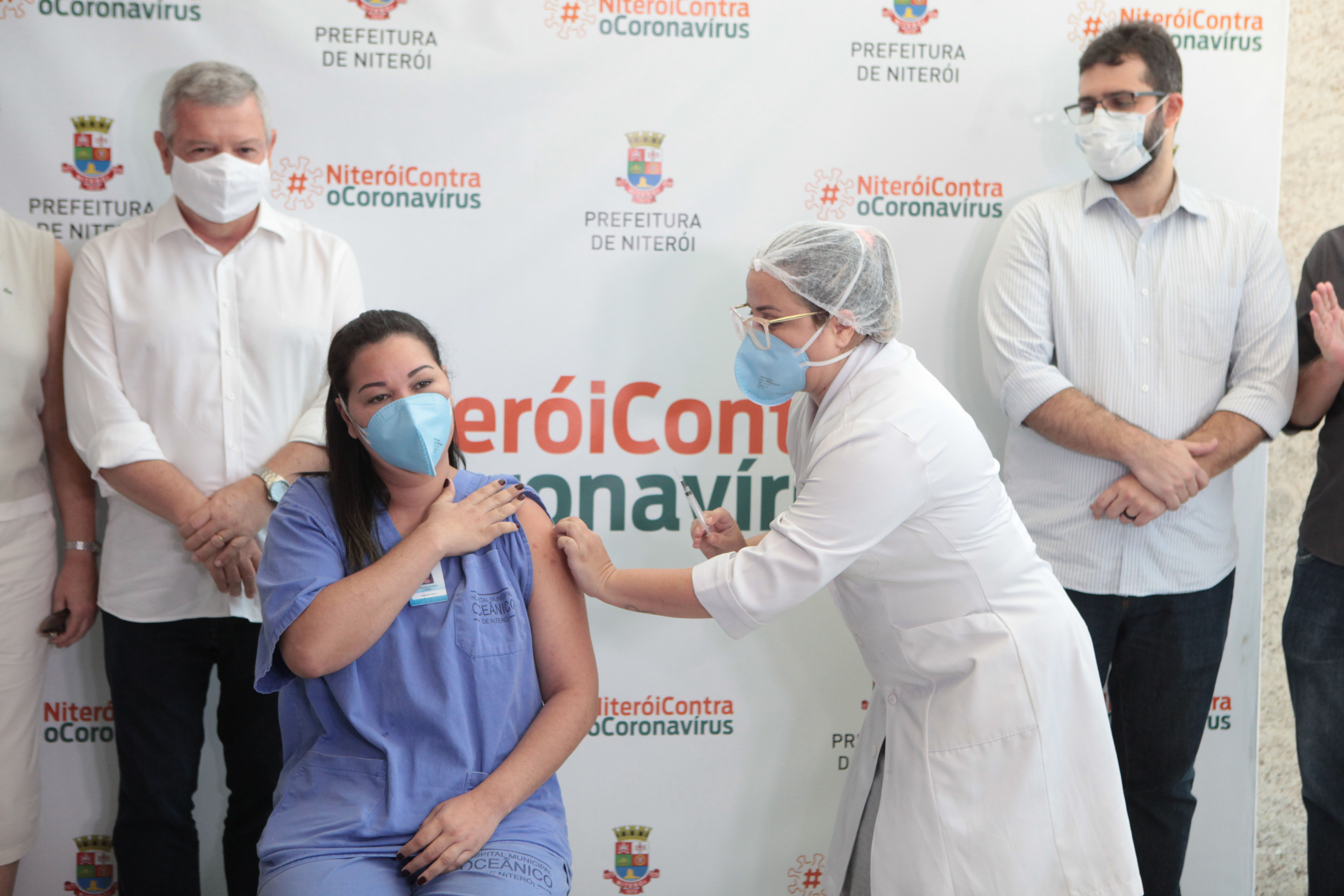 Niterói anuncia, na próxima semana, calendário da quarta dose contra Covid-19 para idosos acima de 80 anos