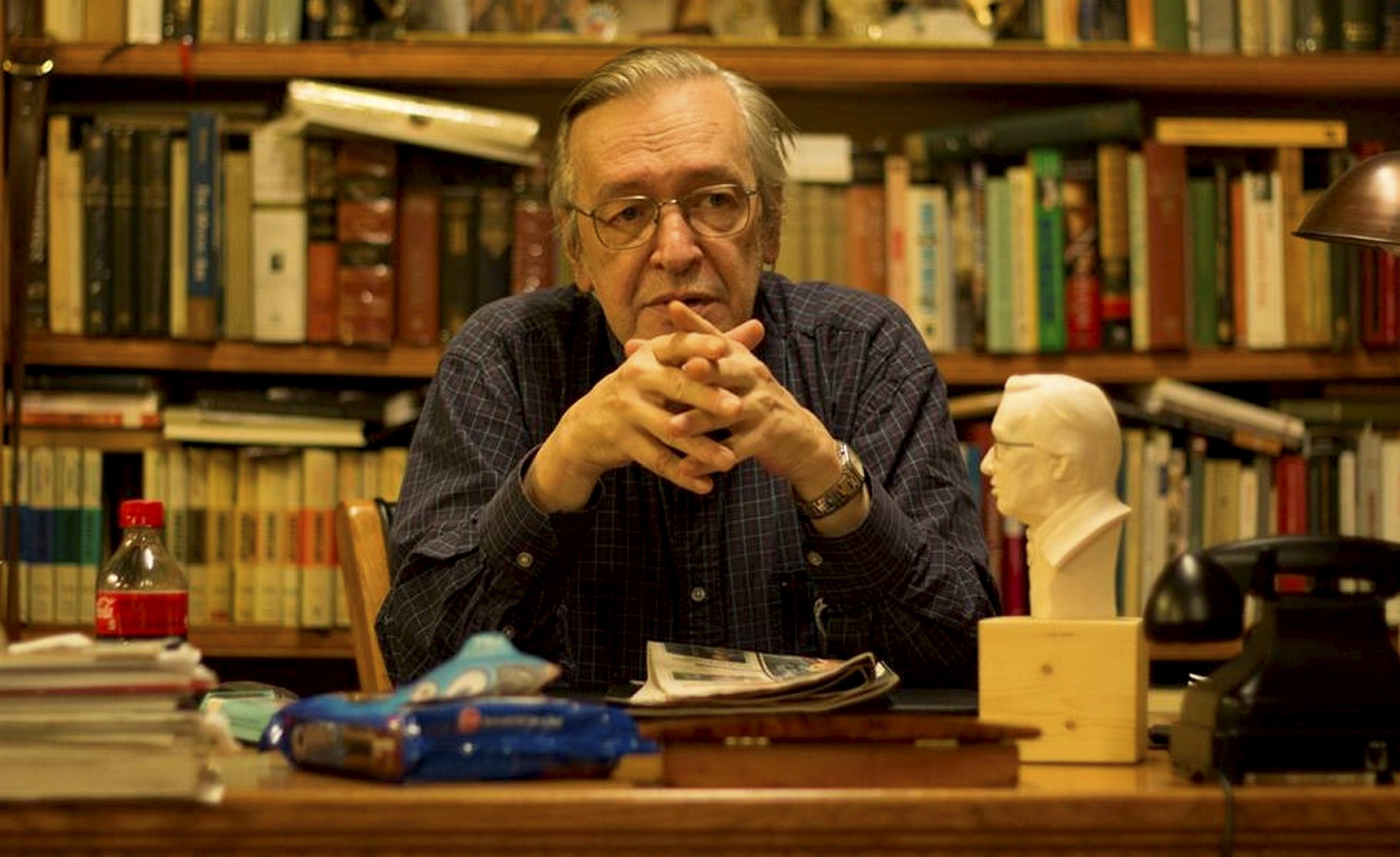 Olavo de Carvalho, guru de Bolsonaro, morre nos EUA