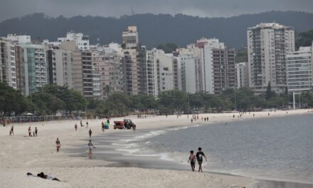 Uso de máscaras em ambientes externos continua em Niterói