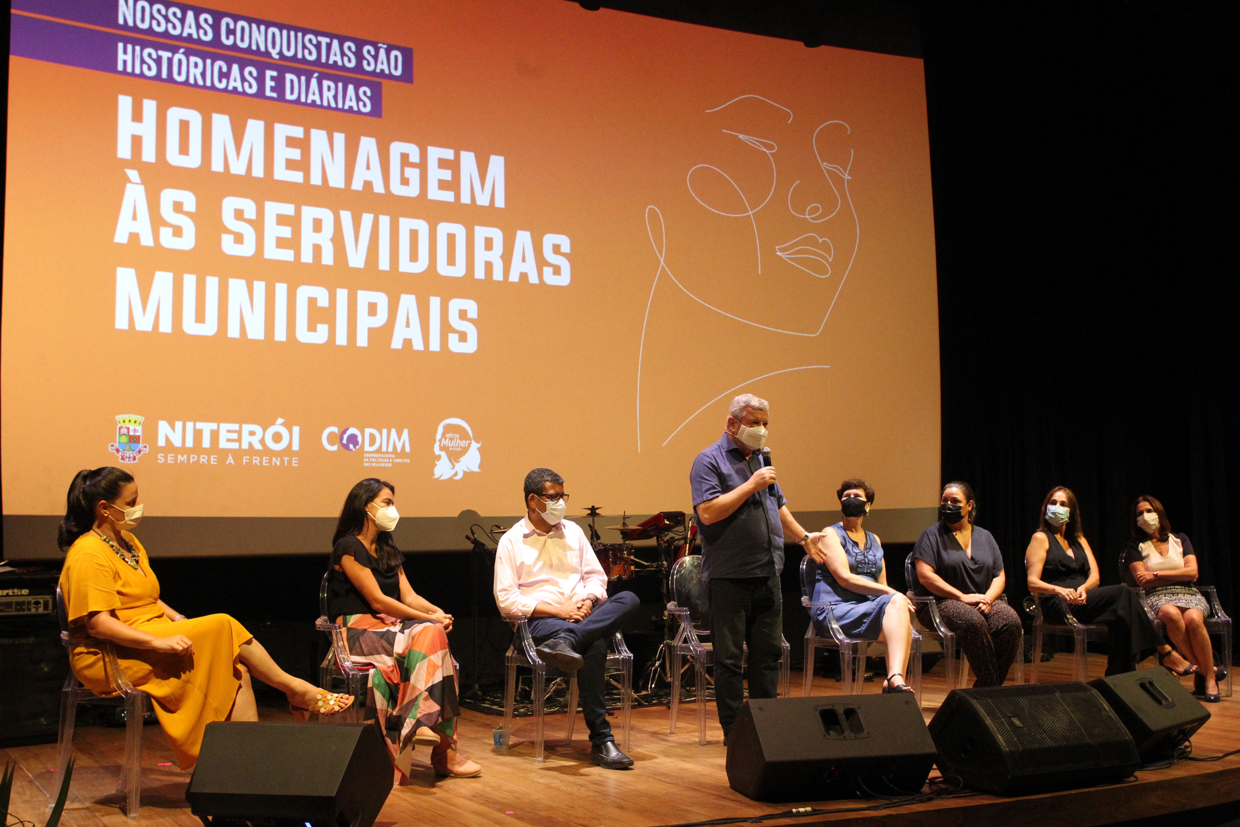 Niterói homenageia servidoras que se destacaram na gestão municipal