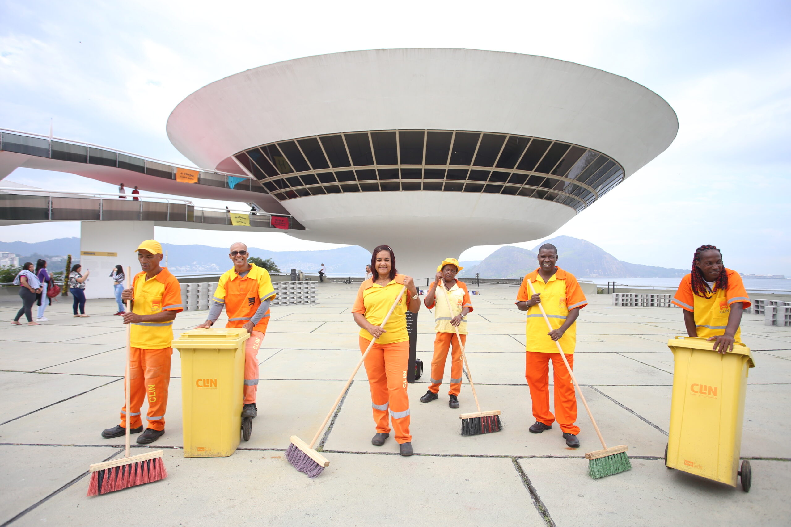 Garis de Niterói fazem a diferença fora do horário de trabalho