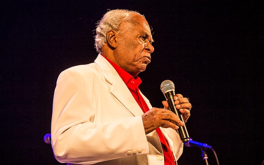 Zé Tobias comemora 95 anos com show no Theatro Municipal de Niterói