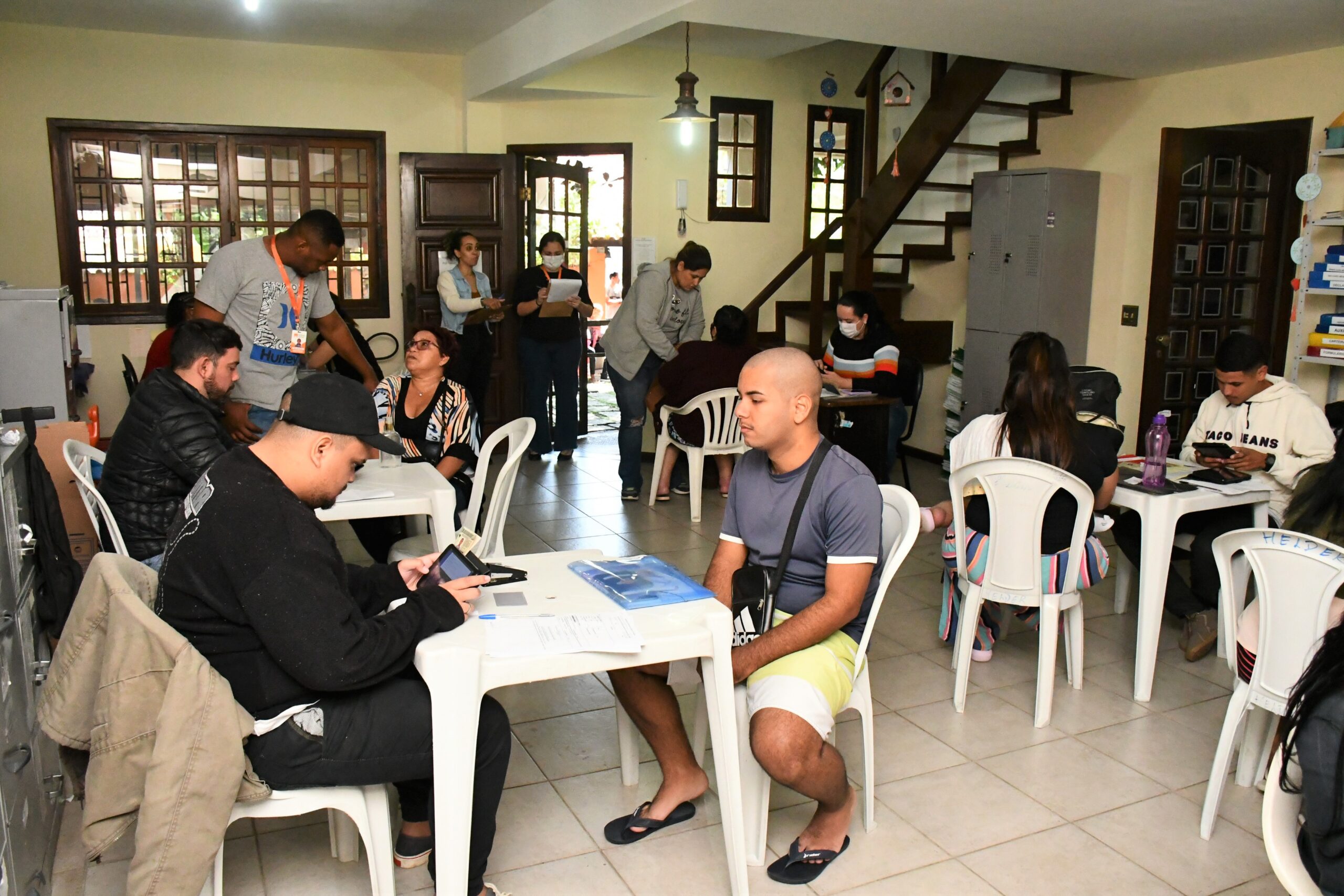 Badu recebe o mutirão do CadÚnico da Prefeitura de Niterói