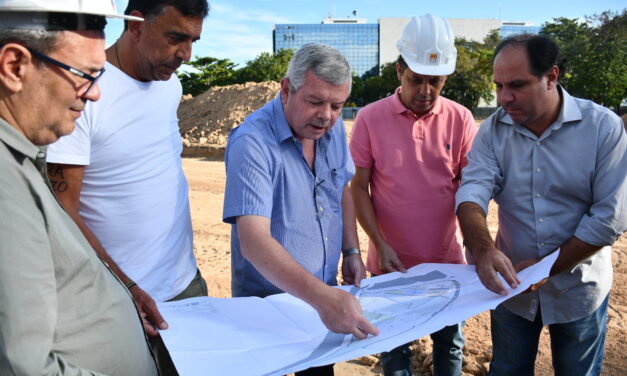 Prefeito de Niterói vistoria obras no Centro e na Região Oceânica