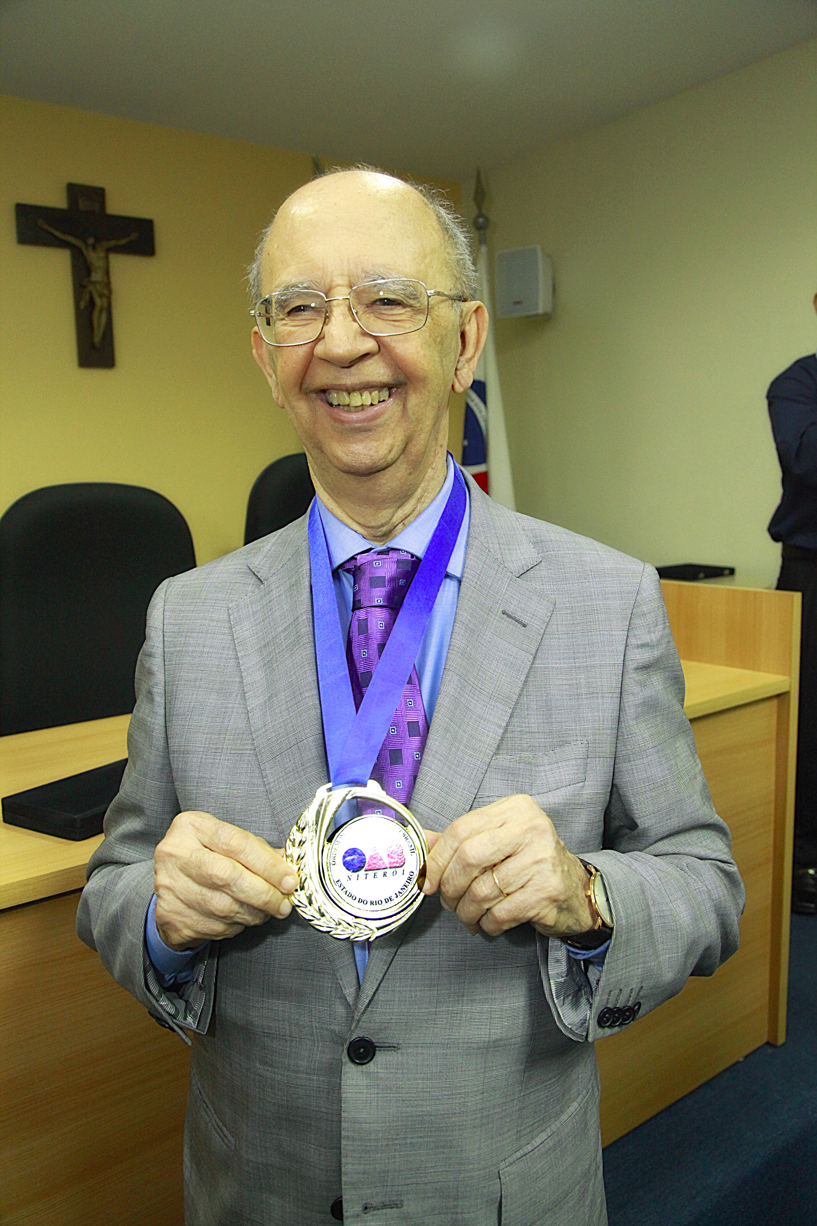 Niterói decreta luto de três dias pelo falecimento de Antonio José