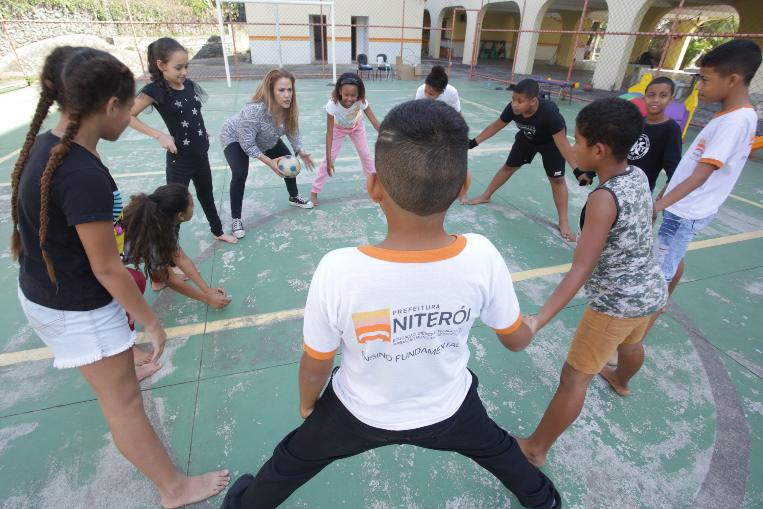 “Tô de Férias na Escola” atende 4,5 mil alunos da rede municipal