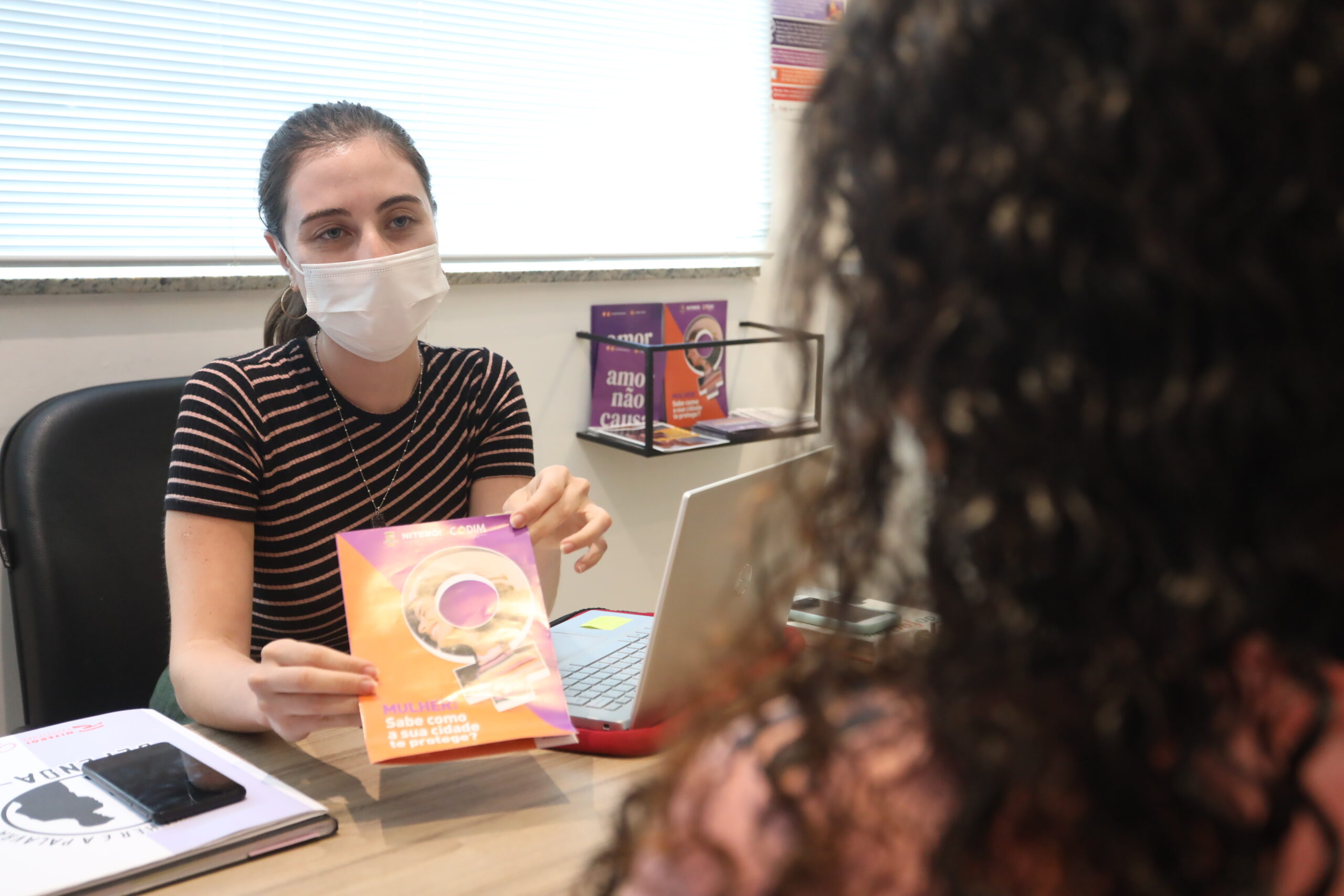 Niterói promove políticas públicas de proteção para mulheres que sofrem violência