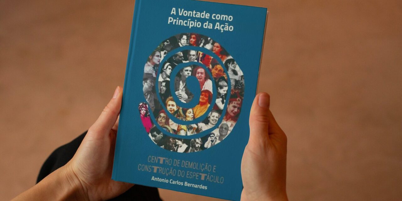 Carlos Bernardes lança livro sobre a história do grupo teatral dirigido por Aderbal Freire-Filho