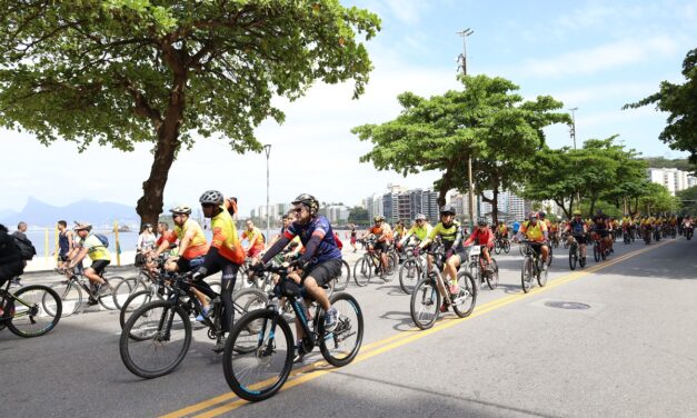 Cerca de 10 mil pessoas participam de passeio ciclístico em Niterói para marcar o Dia Mundial sem Carro