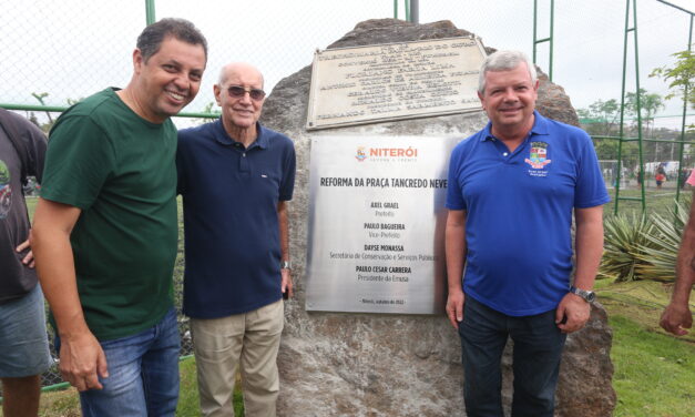 Praça de Maria Paula é entregue para a população