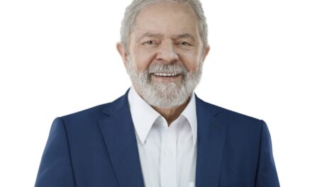 Artistas fazem ato de apoio a Lula em Niteroi