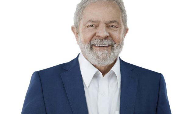 Artistas fazem ato de apoio a Lula em Niteroi