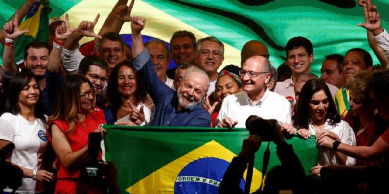 Com Lula, eleito, volta a esperança e a liberdade