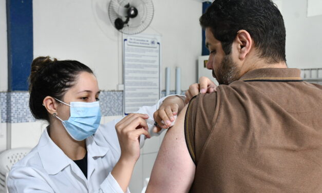 Niterói inicia aplicação da quinta dose da vacina contra a Covid-19