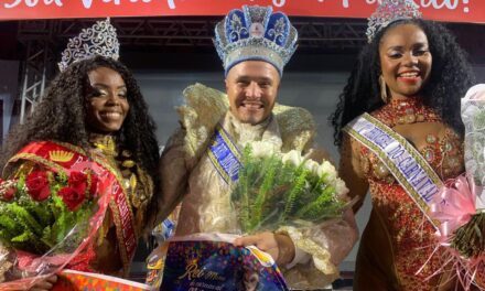 Niterói elege a Corte Momesca em noite de muito samba na Viradouro