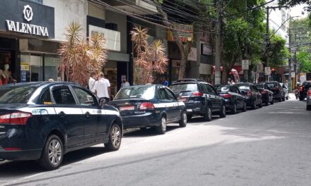 Taxistas de Niterói autorizados a circular com bandeira 2 em dezembro