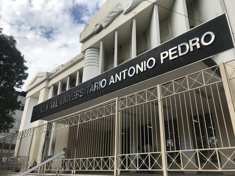 Niterói e UFF organizam visitas guiadas para surdos em projeto de saúde