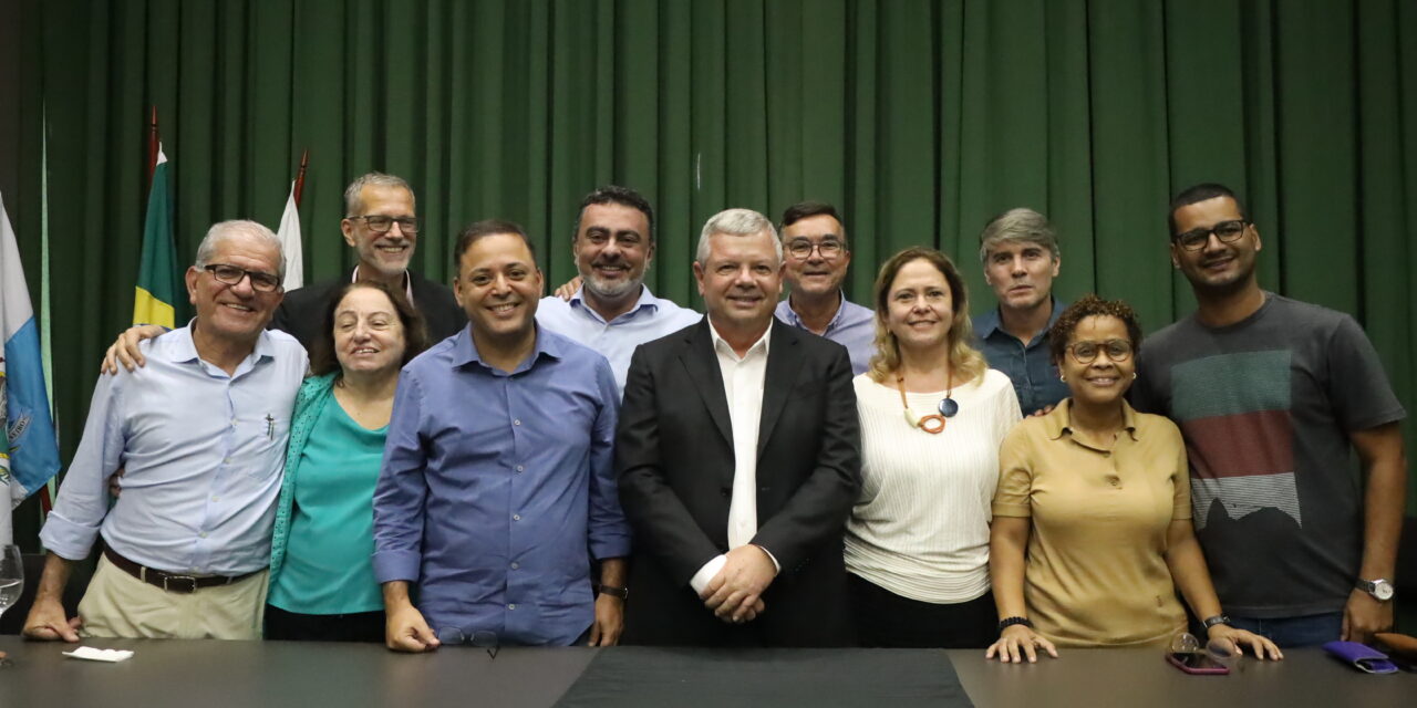 Anamaria Schneider toma posse na Secretaria de Saúde de Niterói