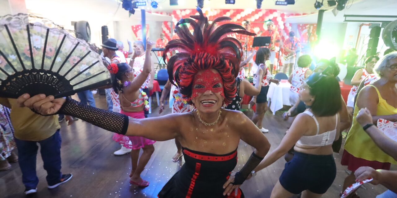 Carnaval 2023 começou oficialmente em Niterói com o Cordão do Bola Branca