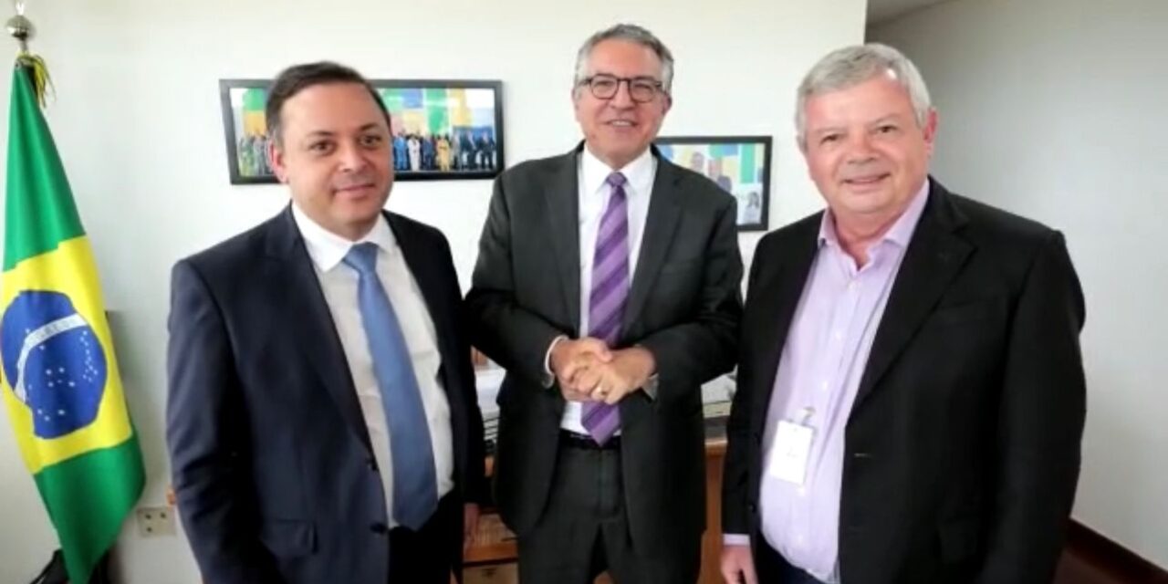 Ministro recebe Axel Grael e Rodrigo Neves e confirma visita de Lula a Niterói no primeiro semestre