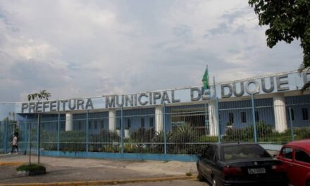 Prefeitura de Duque de Caxias atrasa pagamento de professor