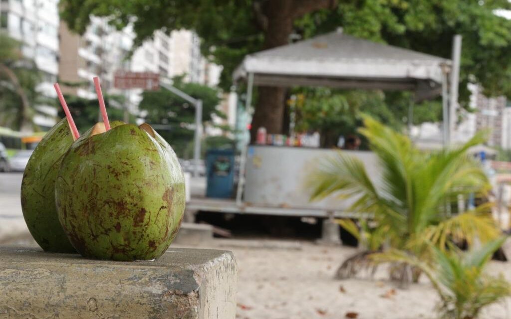 Justiça determina retirada dos quiosques da Praia de Icaraí