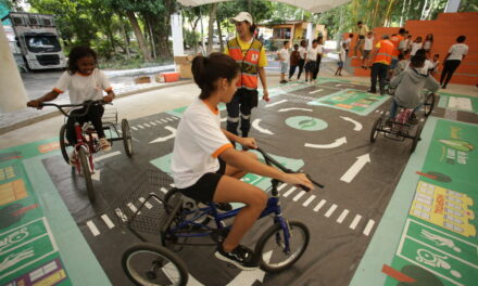 Crianças de escolas municipais de Niterói participam de projeto sobre educação no trânsito