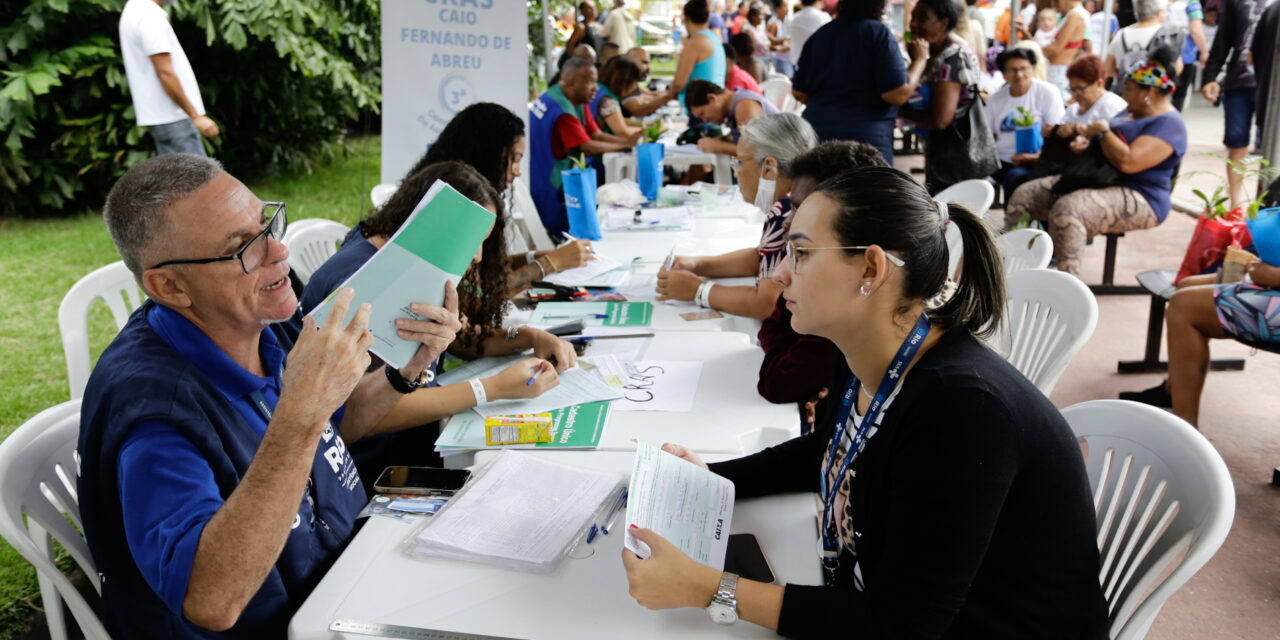 Governo do Estado comemora o Dia das Mães com ação social em Manguinhos