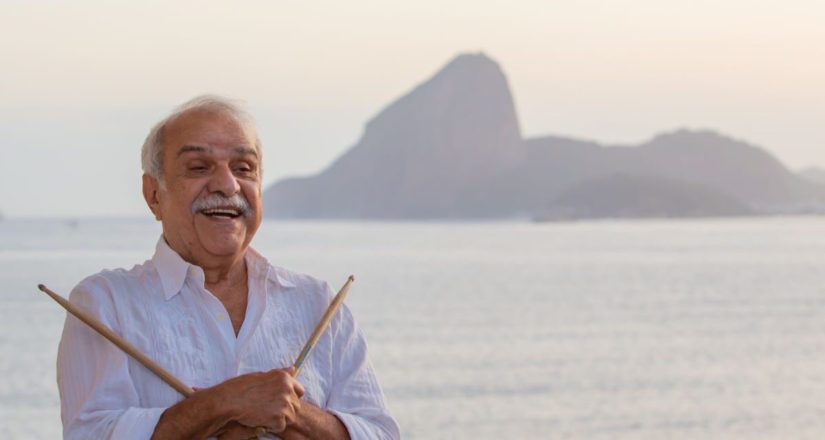 Reconhecido mundialmente, Chico Batera lança livro de memórias em Niterói