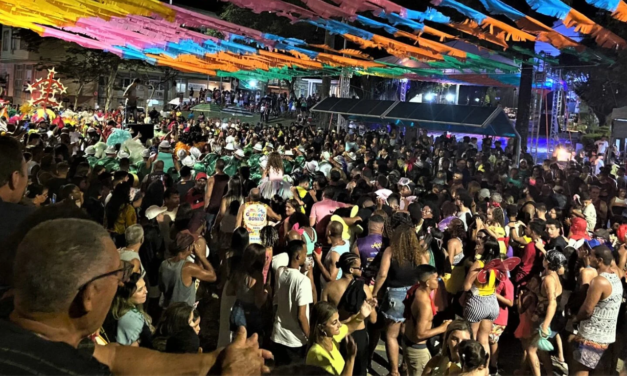 BLOCO DO CANECO EM RIO BONITO ABRE CARNAVAL DA CIDADE NA SEXTA-FEIRA