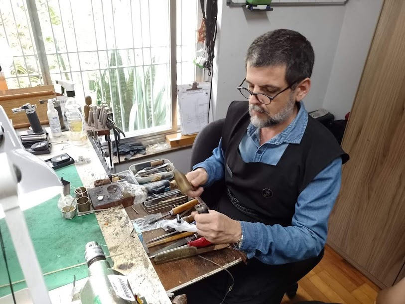 Programa Aprendiz Musical realiza primeiro workshop de luthieria com o professor Daniel Tamborin