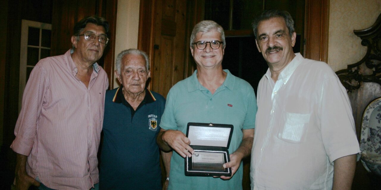 JORNALISTA VINÍCIUS MARTINS É HOMENAGEADO DO FÓRUM DA MEMÓRIA DO JORNALISMO FLUMINENSE