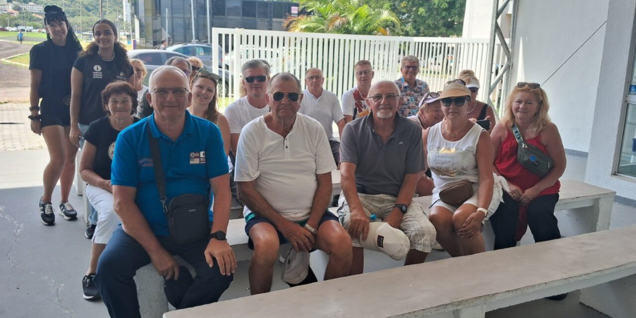 POLONESES SE ENCANTAM COM O CAMINHO NIEMEYER