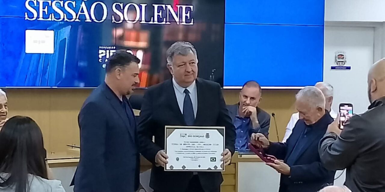 Rujany Martins toma posse na Academia de Letras de São Gonçalo em solenidade prestigiada