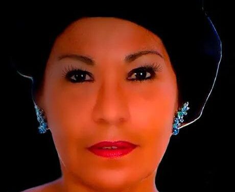 Ritah Mansur leva música e emoção ao projeto “Arte na Rua” em Icaraí