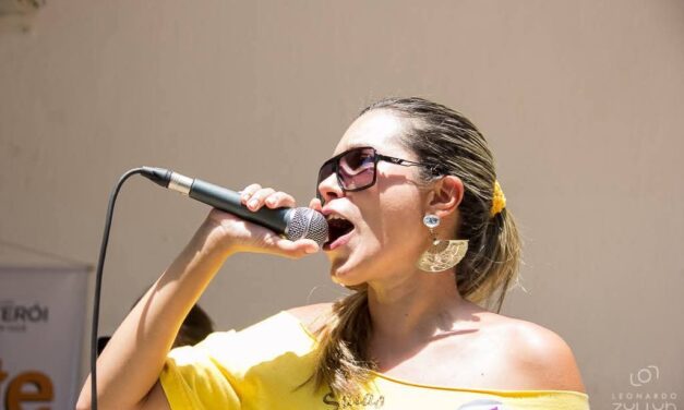 Maíra Santafé, encanta, com seu primeiro videoclipe e sua canção “Os Versos que Sei”