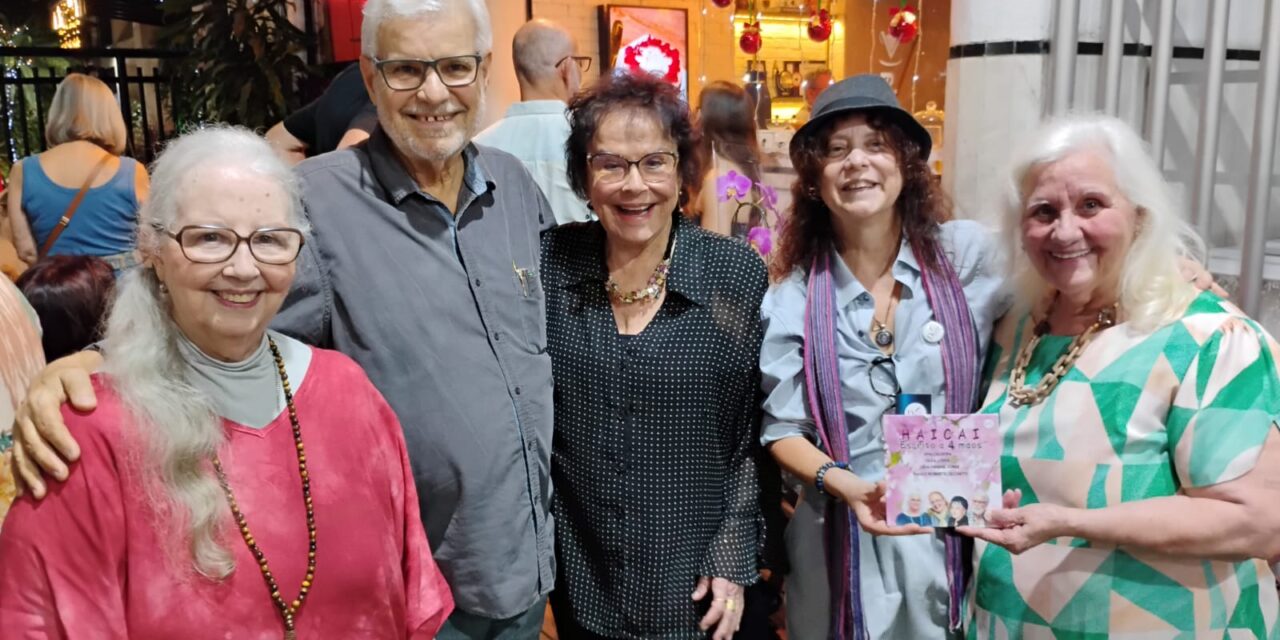 Lançamento do livro “Haicai Escrito a 4 Mãos” foi sucesso em Icaraí