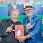 Jornalista lança livro sobre a criação do L de Lula