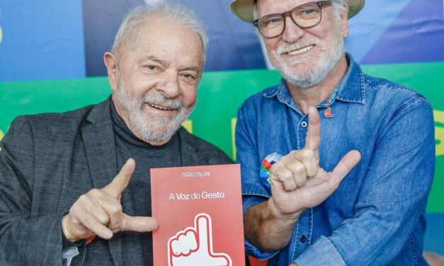 Jornalista lança livro sobre a criação do L de Lula