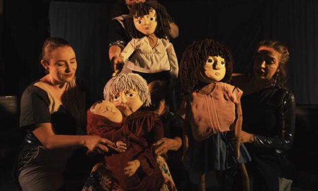 “Assombros”, um musical de bonecos e sombras que encanta adultos e crianças