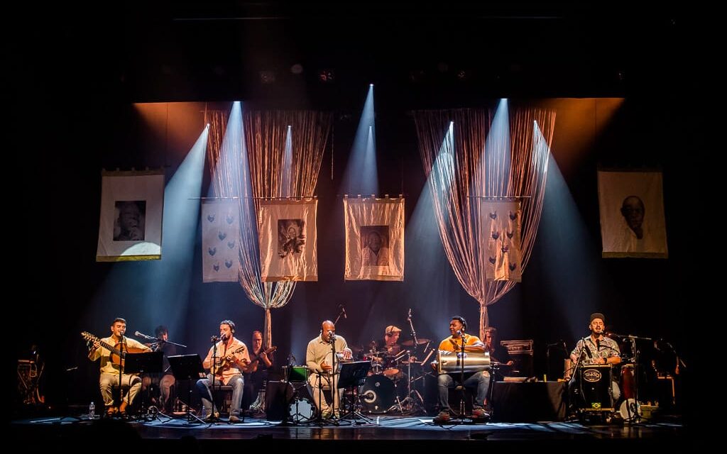 Galocantô homenageia Luiz Carlos da Vila no Municipal